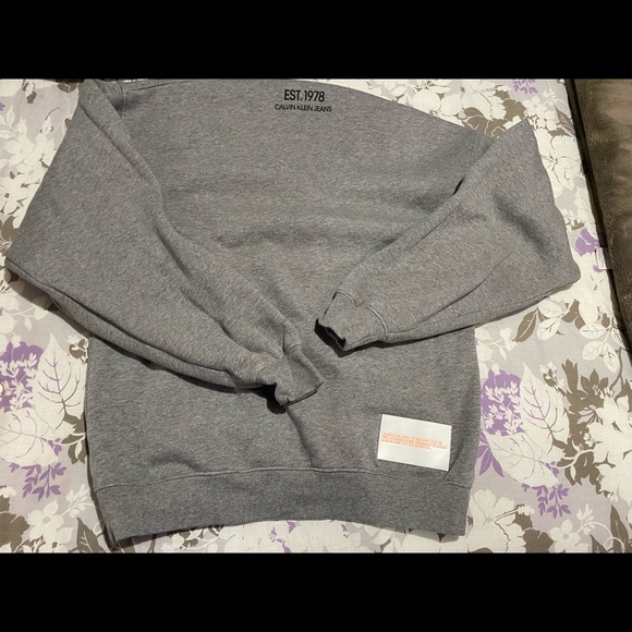 Calvin Klein sweatshirt - Picture 4 of 6